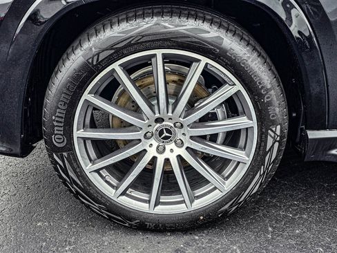 New 2026 Mercedes-Benz GLS 580 4MATIC image 9