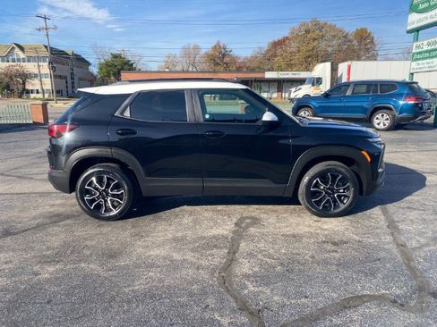 Used 2024 Chevrolet TrailBlazer ACTIV w/ Driver Confidence Package image 3