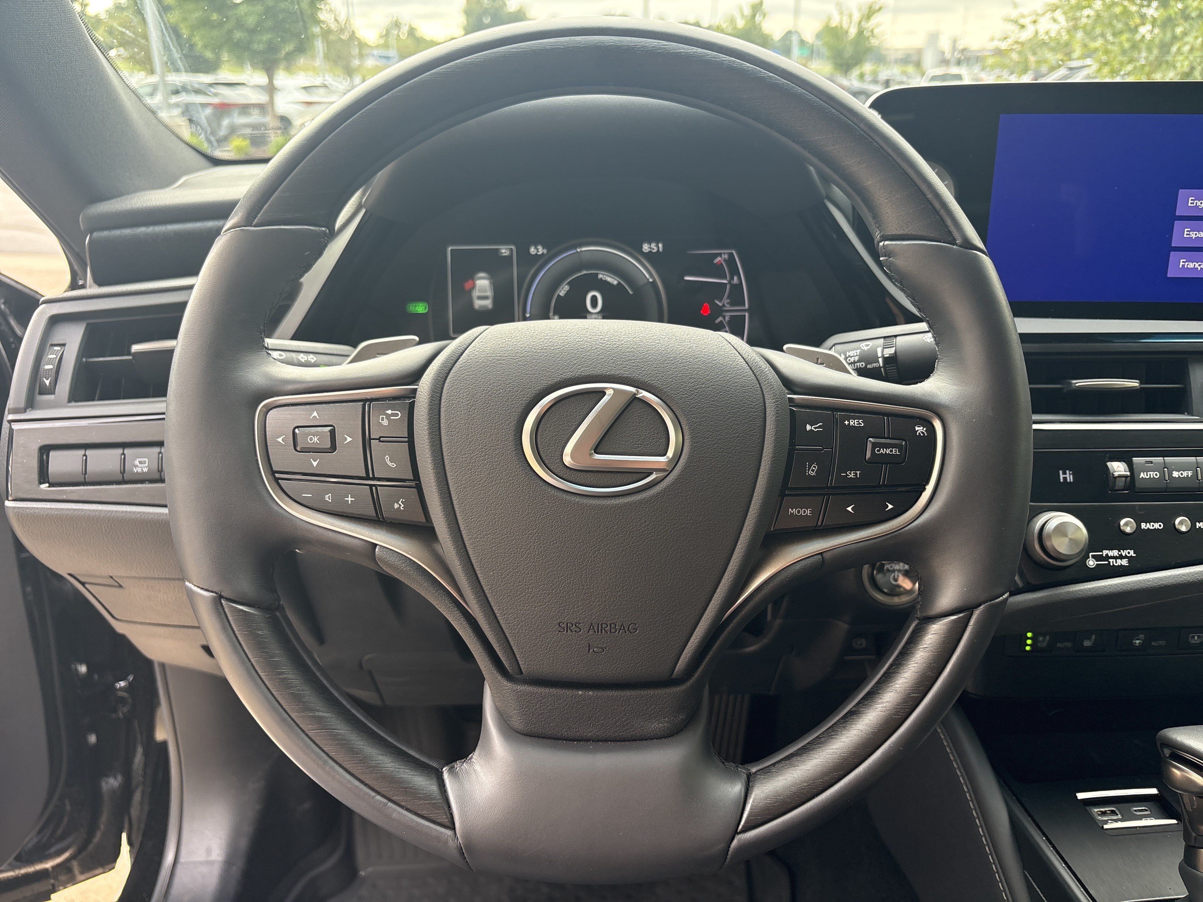 Used 2025 Lexus ES 300h w/ Luxury Package FWD image 18