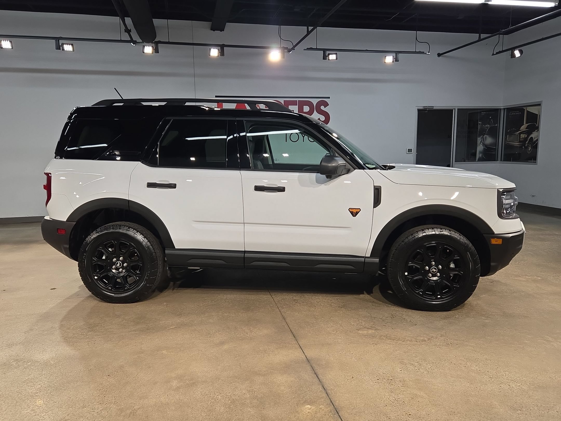 Used 2025 Ford Bronco Sport Badlands AWD/4WD image 8
