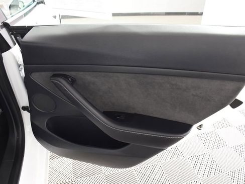 Used 2023 Tesla Model 3 Standard Range image 21