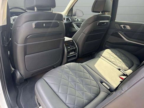 Used 2023 BMW X7 xDrive40i w/ Premium Package AWD/4WD image 50