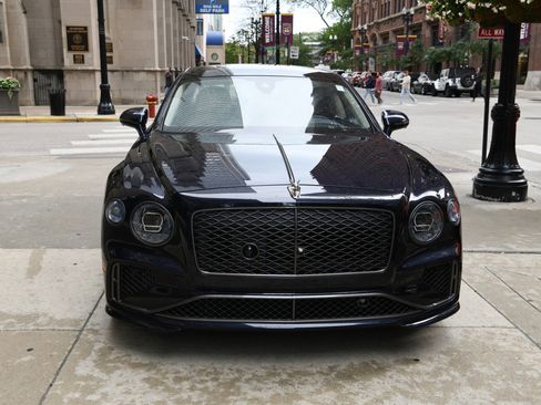 New 2025 Bentley Flying Spur Plug-In Hybrid image 2