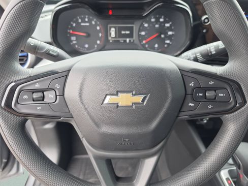 New 2026 Chevrolet Trax LS w/ LS Convenience Package FWD image 31