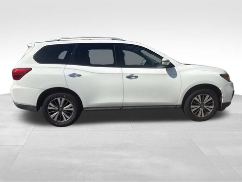 Used 2017 Nissan Pathfinder S AWD/4WD image 16