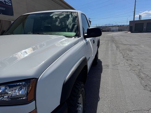 Used 2007 Chevrolet Silverado 2500 W/T w/ Heavy-Duty Power Package AWD/4WD image 16