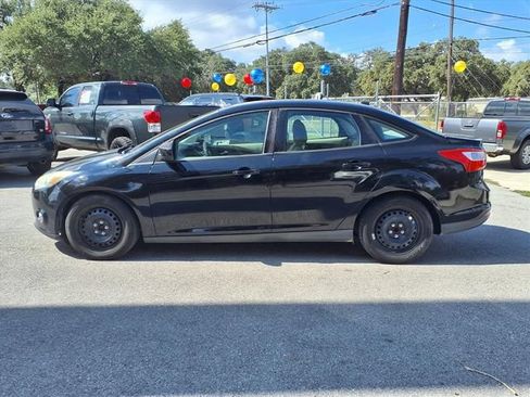 Used 2012 Ford Focus SE FWD image 4