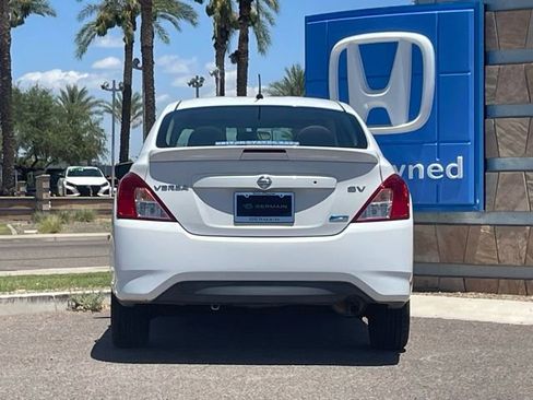 Used 2016 Nissan Versa SV FWD image 6