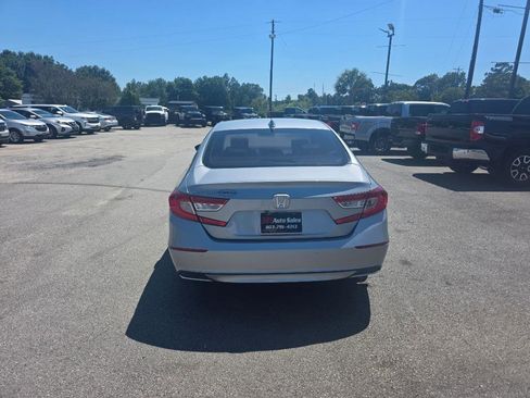 Used 2018 Honda Accord EX-L image 3