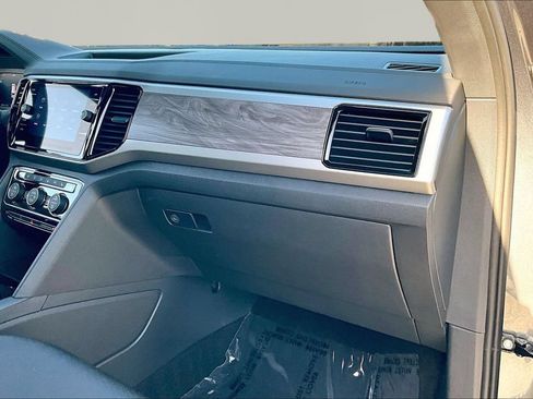 Used 2023 Volkswagen Atlas Cross Sport SE FWD image 27