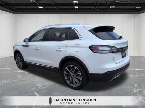 Used 2023 Lincoln Nautilus Reserve w/ Luxury Package AWD/4WD image 3