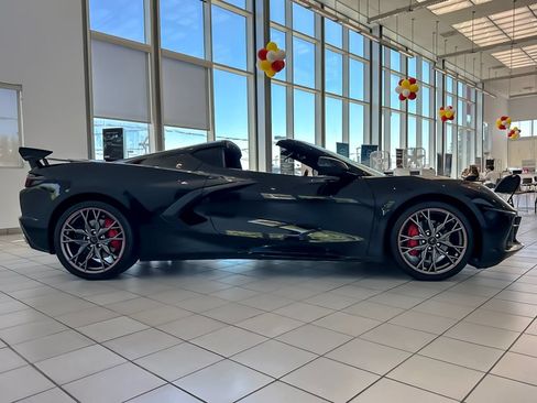 Used 2023 Chevrolet Corvette Stingray Coupe w/ Battery Protection Package RWD image 2