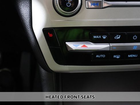 Used 2022 Ford Explorer XLT image 6