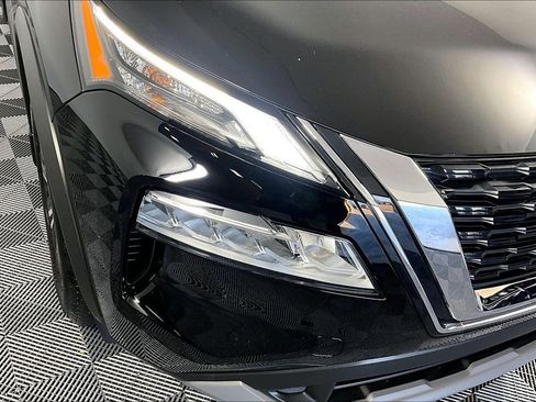 Used 2023 Nissan Rogue SV AWD/4WD image 27
