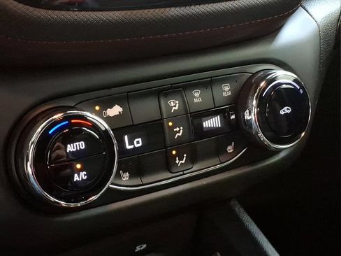 Used 2021 Chevrolet TrailBlazer RS w/ Sun and Liftgate Package FWD image 9