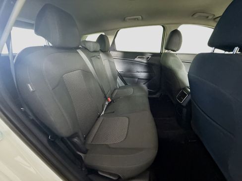 Used 2025 Kia Sportage LX image 26