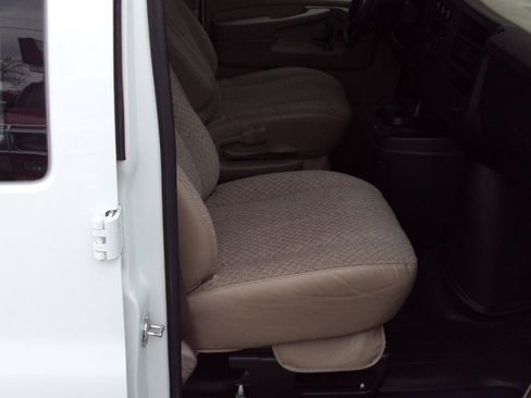 Used 2012 GMC Savana 1500 AWD image 14