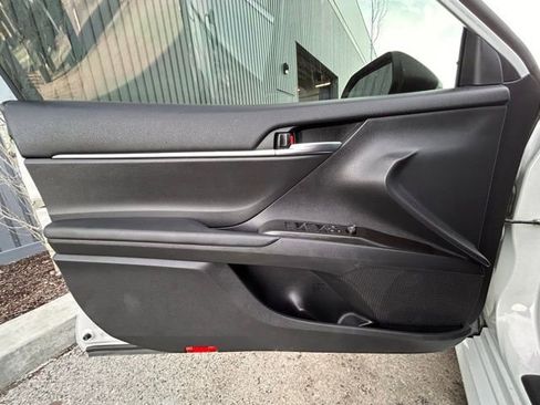 Used 2022 Toyota Camry LE image 23