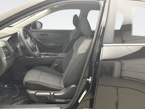 Used 2021 Nissan Rogue S image 11