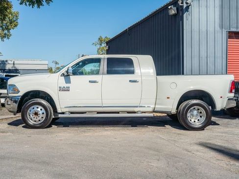 Used 2017 RAM 3500 Laramie Longhorn image 3