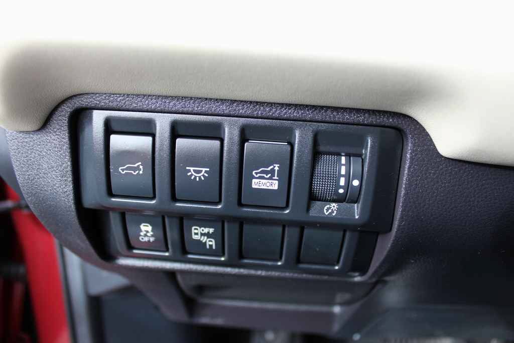 Used 2020 Subaru Ascent Limited w/ Technology Package AWD/4WD image 15