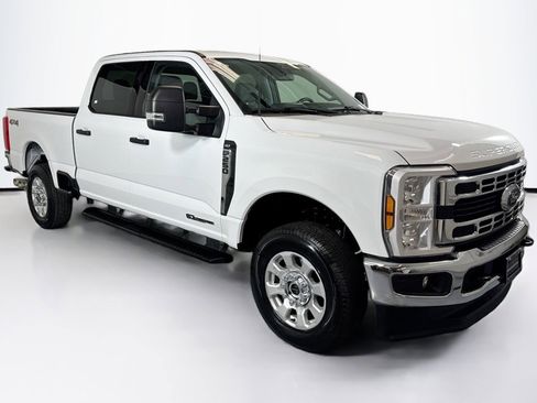 Used 2024 Ford F250 XLT image 3