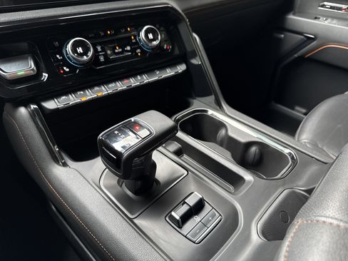 Used 2024 GMC Sierra 1500 AT4 w/ Technology Package image 18