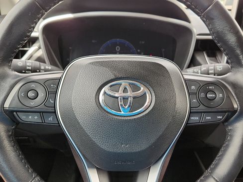 Used 2023 Toyota Corolla Cross XLE w/ Convenience Package image 19
