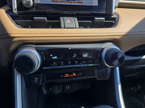 Used 2023 Toyota RAV4 LE image 24