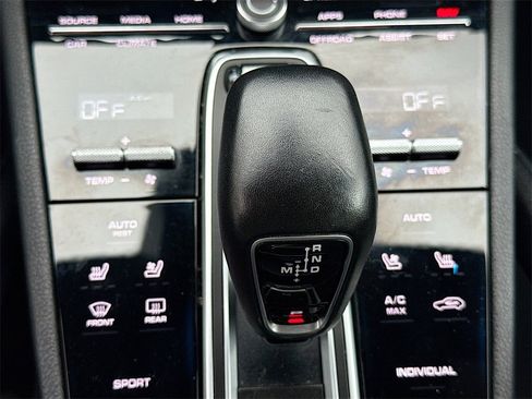 Used 2019 Porsche Cayenne S w/ Premium Plus Package image 17