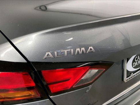 Used 2025 Nissan Altima 2.5 SV image 8