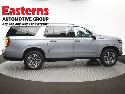 Used 2025 Chevrolet Suburban Z71 AWD/4WD image 48