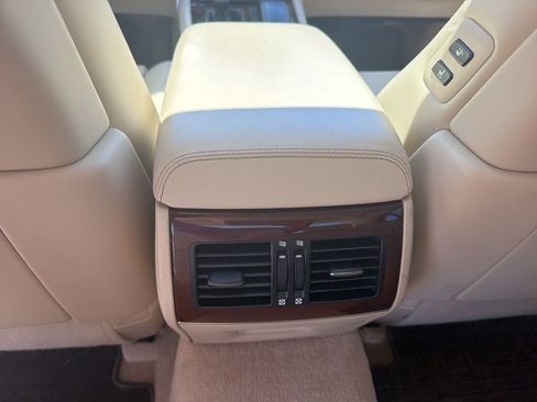 Used 2014 Lexus LS 460 w/ Ultra Luxury Package RWD image 15