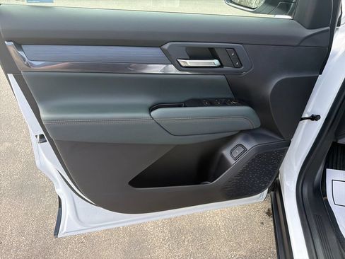 New 2026 GMC Terrain AT4 w/ Technology Package II AWD/4WD image 11