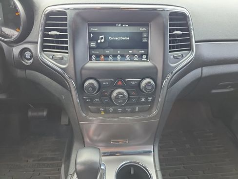 Used 2018 Jeep Grand Cherokee Laredo image 14