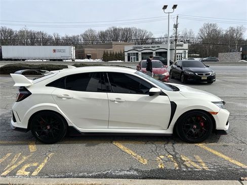 Used 2018 Honda Civic Type R image 9