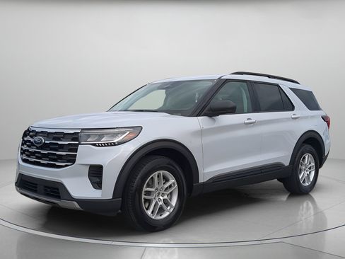 New 2026 Ford Explorer Active image 9