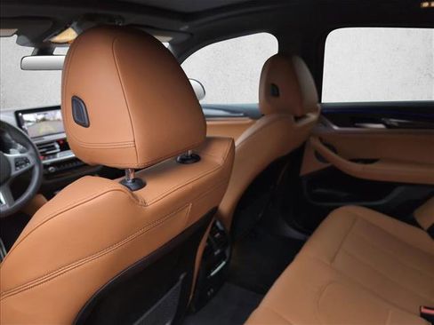 Used 2024 BMW X4 M40i image 18