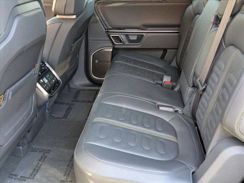 Used 2023 Rivian R1S Adventure image 21