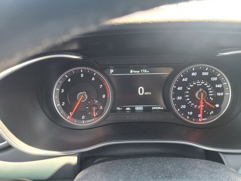 Used 2021 Genesis G70 2.0T image 11