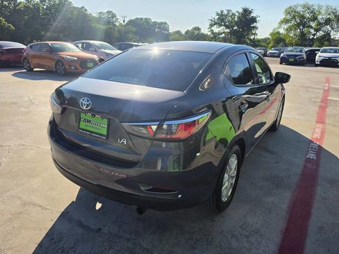 Used 2017 Toyota Yaris iA FWD image 12