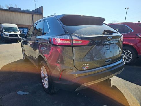 Used 2022 Ford Edge SEL w/ Convenience Package AWD/4WD image 9