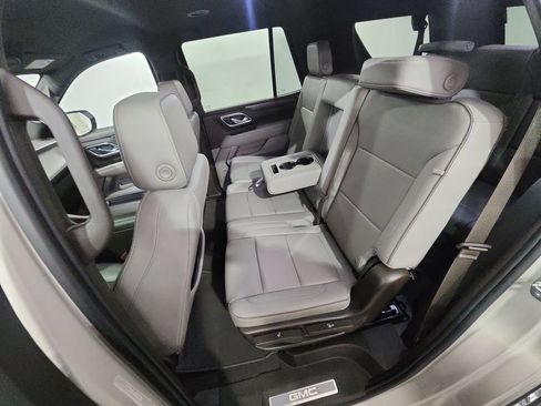 Used 2023 GMC Yukon SLT w/ SLT Luxury Package RWD image 25