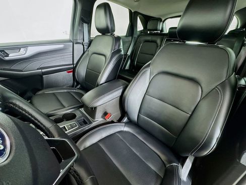 Used 2025 Ford Escape Platinum image 10