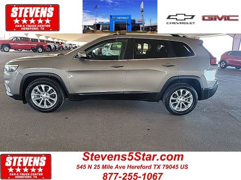 Used 2019 Jeep Cherokee Latitude w/ Cold Weather Group image 1