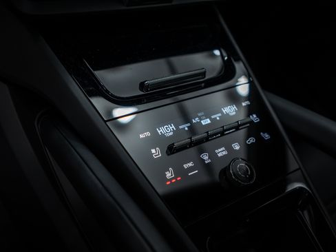 New 2026 Porsche Cayenne GTS image 16