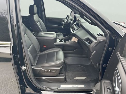 Used 2023 Chevrolet Suburban LT w/ Luxury Package AWD/4WD image 23