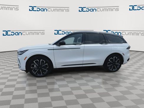 New 2026 Lincoln Nautilus Reserve image 5