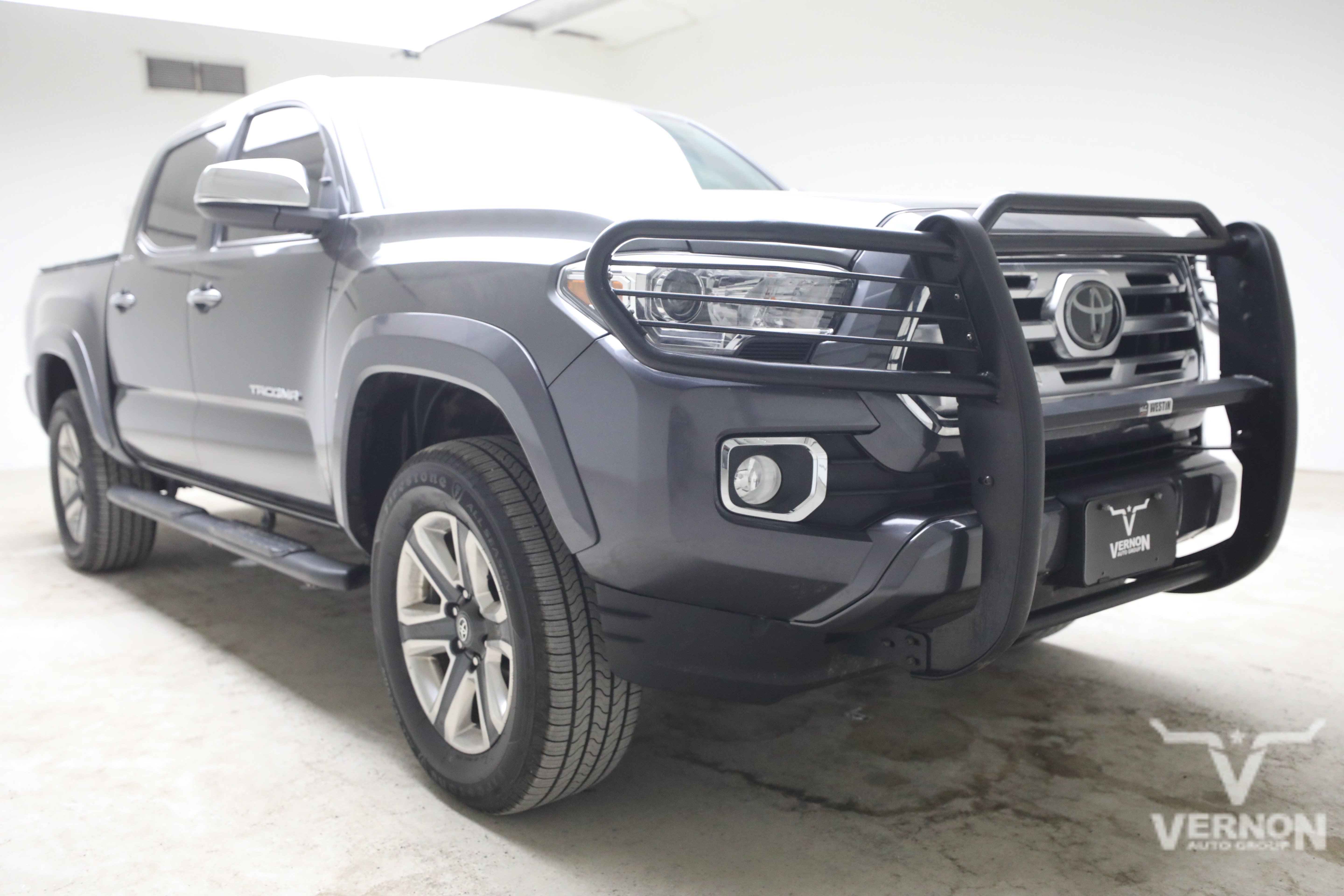 Used 2018 Toyota Tacoma Limited AWD/4WD image 7