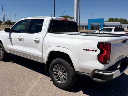 Used 2024 Chevrolet Colorado LT w/ LT Convenience Package AWD/4WD image 8